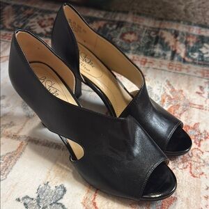Life Stride Black Peep Toe Heels